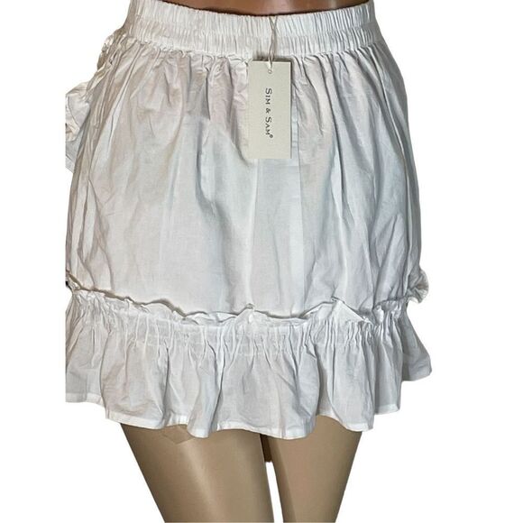 Sim & Sam White Ruffle  Mini With Slip Sewn In. Size Small - - Picture 7 of 7